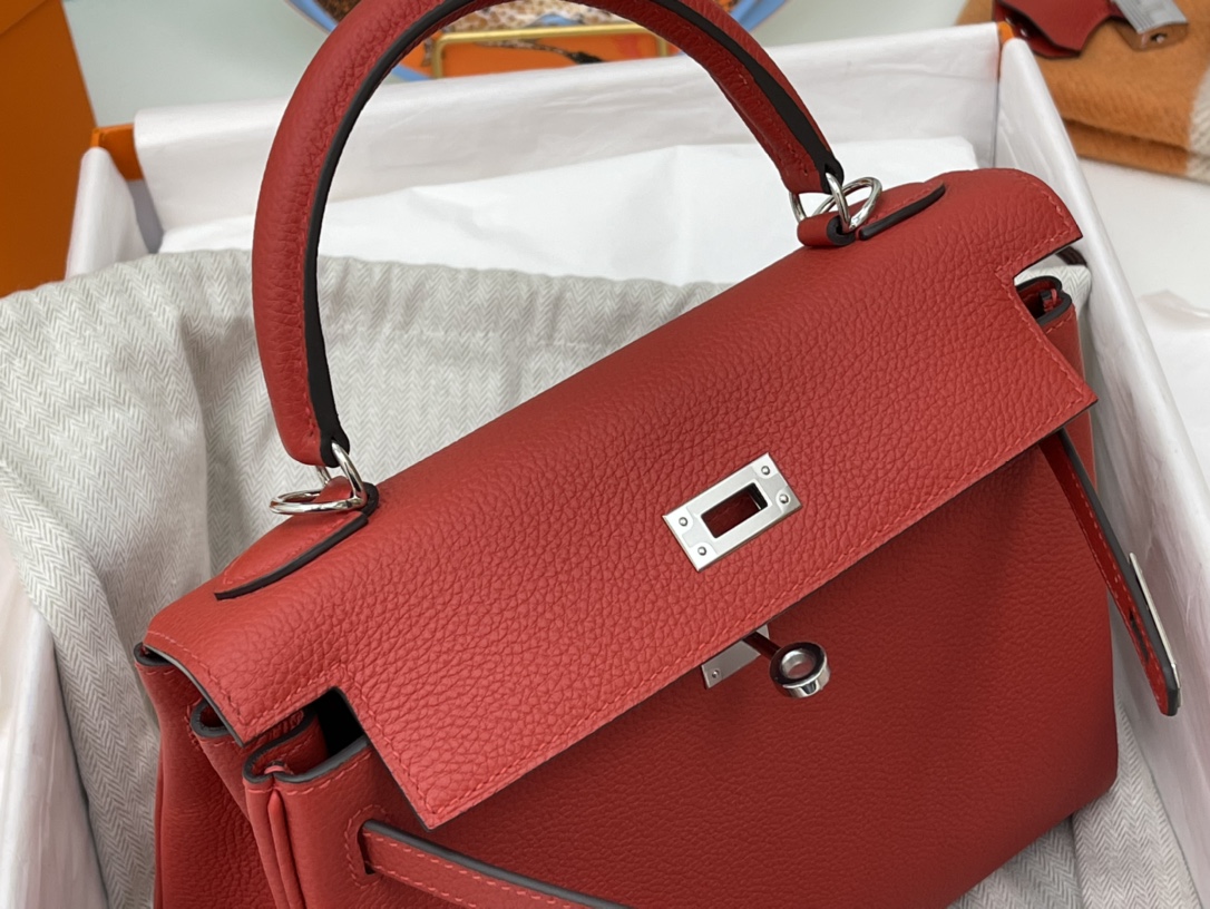HERMES 现货 kelly 25cm togo皮 9M三文鱼红 银扣很洋气的红
