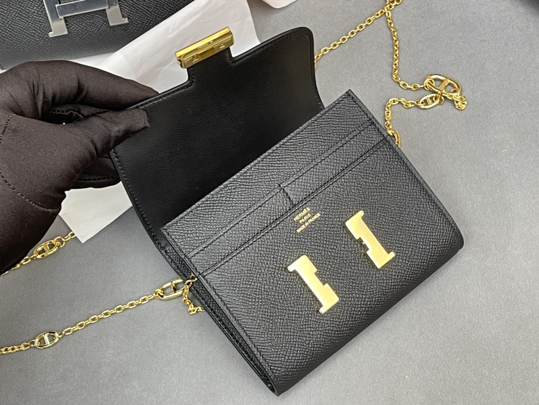 爱马仕 Constance compact 腰包 钱包背后做成了可以穿过腰带或皮带的皮搭 Epsom 89黑色Noir 金扣