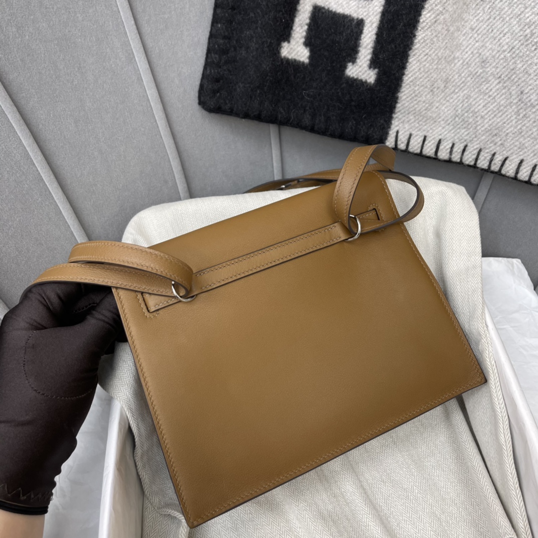 爱马仕 kelly danse跳舞包是kelly系列 正品开版 专柜品质 原厂swift   DO 威玛犬米色 Beige de weimar 银扣