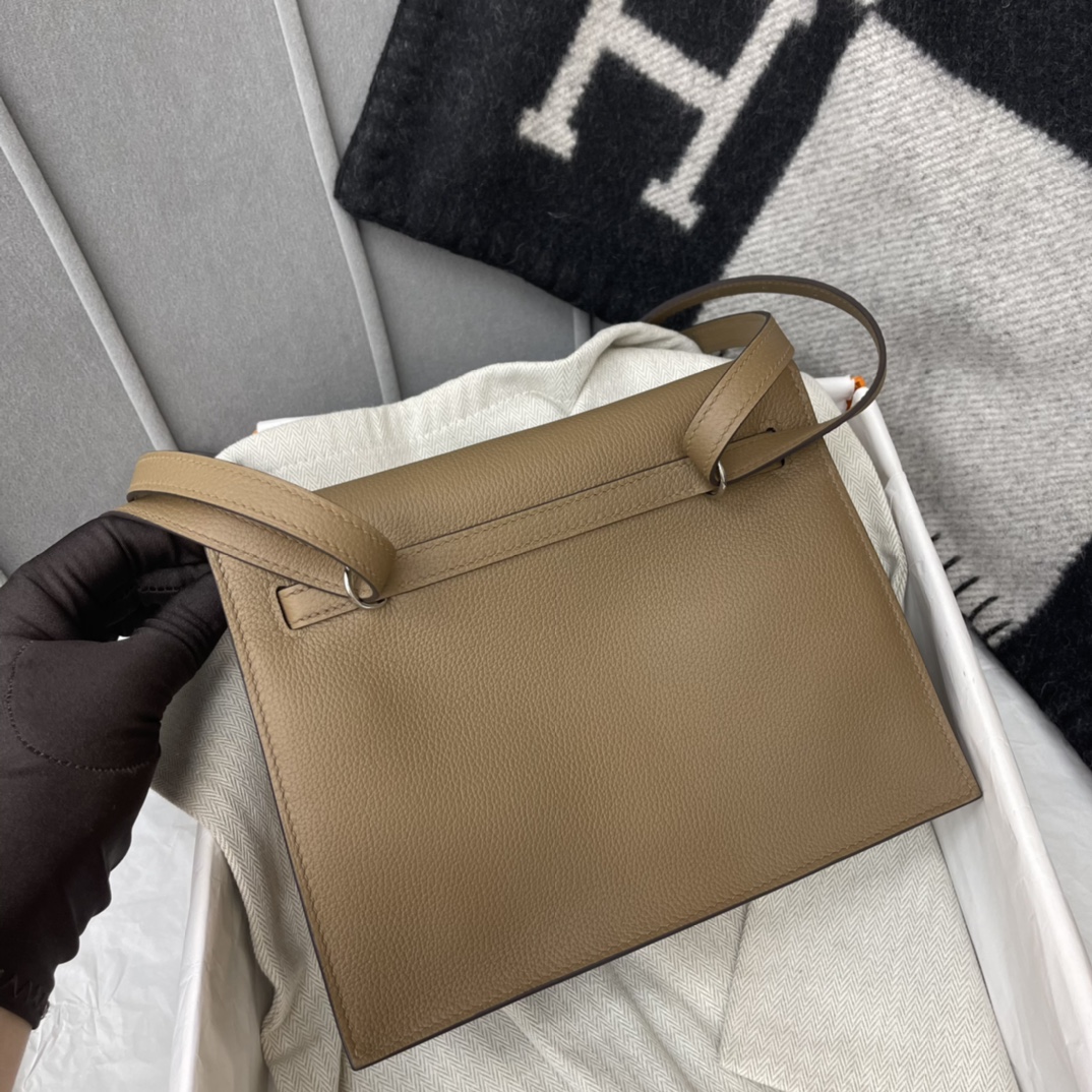 爱马仕 kelly danse跳舞包 kelly系列 正品开版 专柜品质 原厂 evercolor  DO 威玛犬米色 银扣