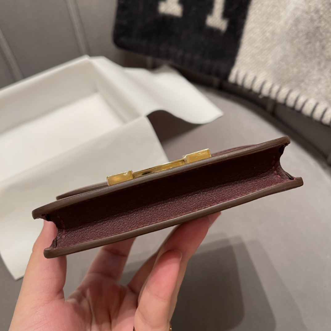 HERMES 新款康康腰包 Constance slim  超级mini  内里还有个小卡包 搭配链子当小肩包 Evercolor 皮 57 波尔多酒红 金扣