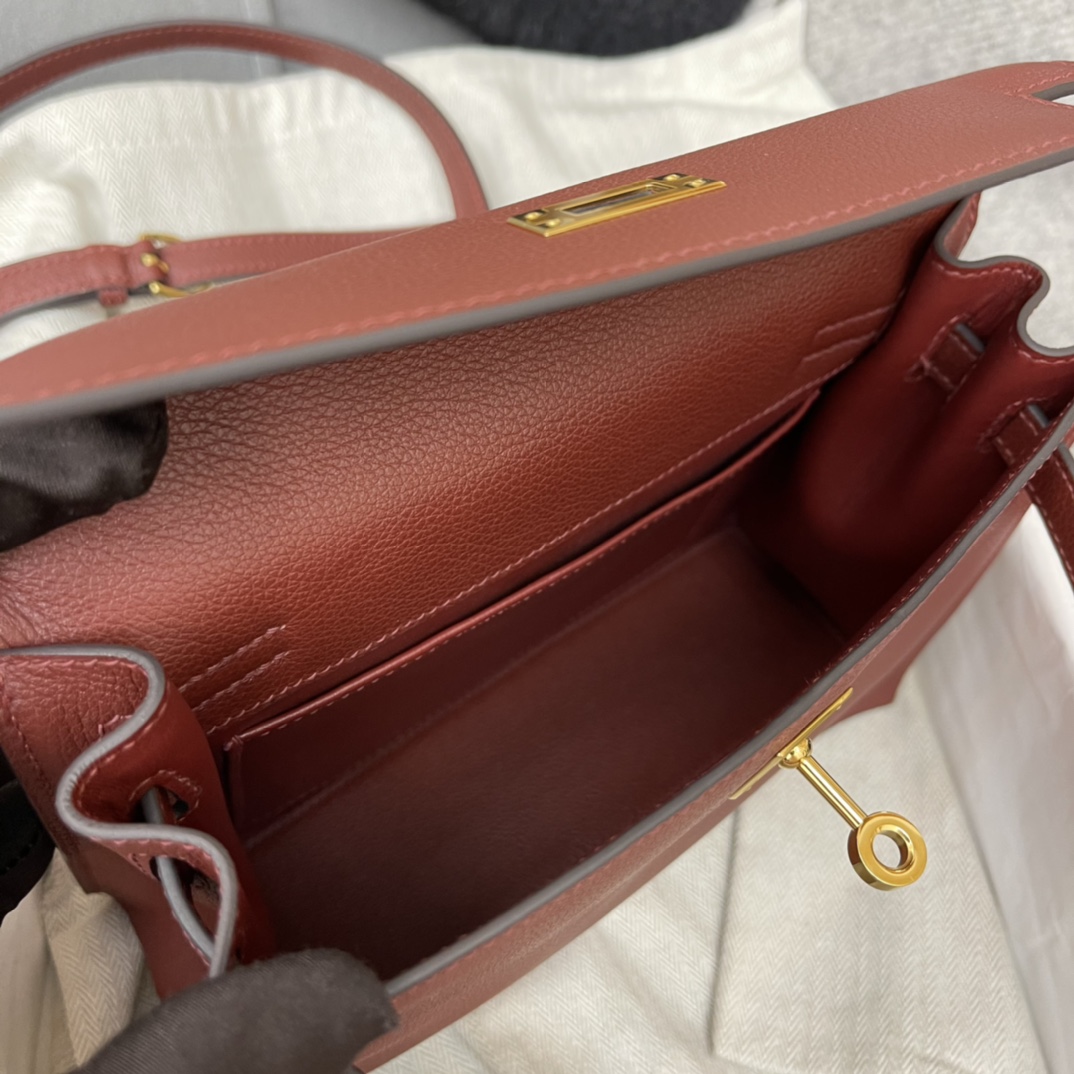 爱马仕 kelly danse跳舞包 kelly系列 正品开版 专柜品质 原厂 evercolor 57波尔多酒红Bordeaux  金扣