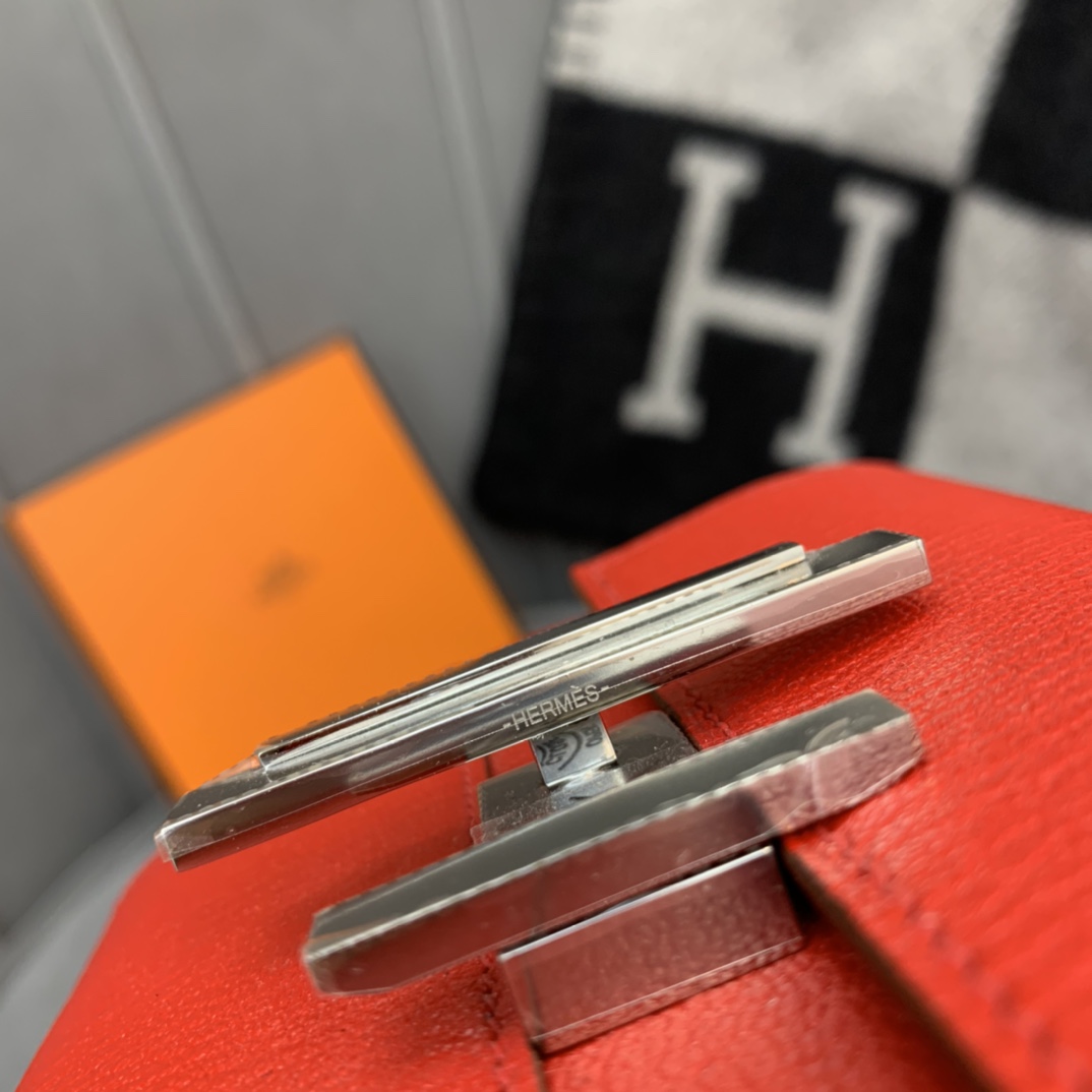 HERMES Cinhetic mini 12cm 新款设计旋转扣伍金 凹造型 H家首款配带镜子的设计 S3 心红