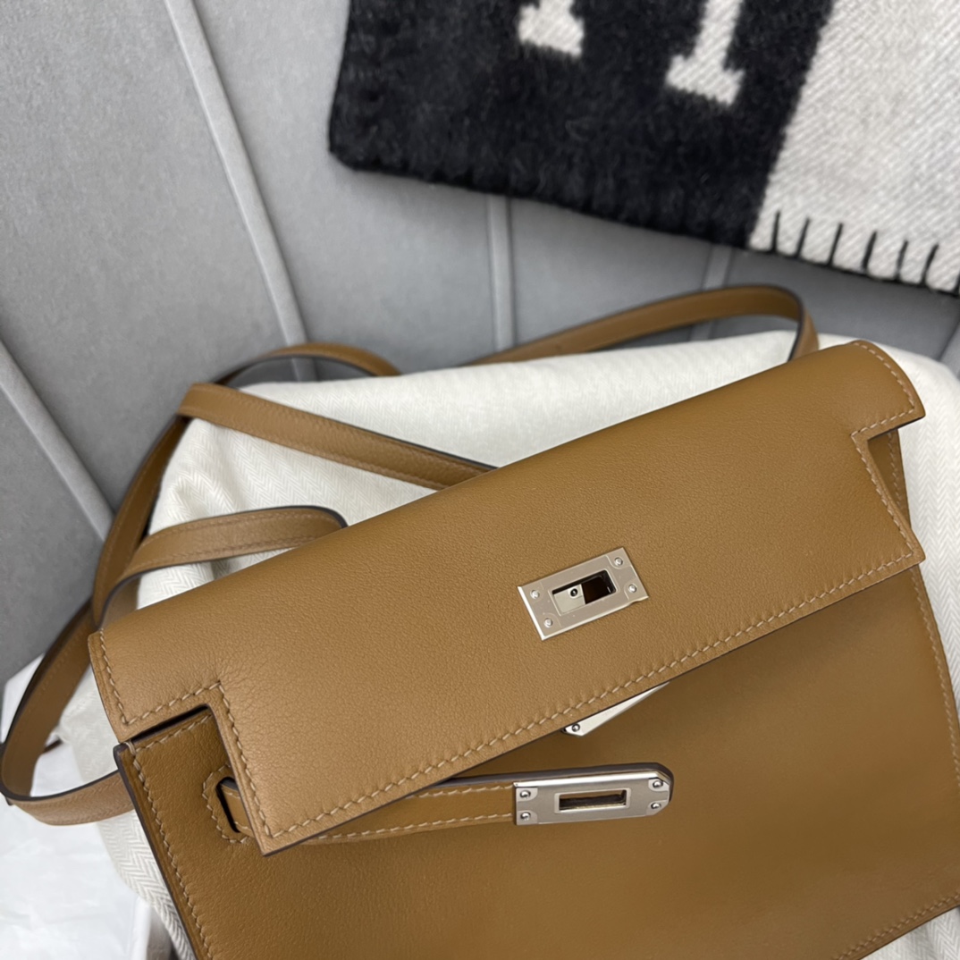爱马仕 kelly danse跳舞包是kelly系列 正品开版 专柜品质 原厂swift   DO 威玛犬米色 Beige de weimar 银扣