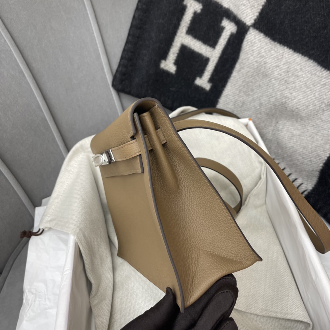爱马仕 kelly danse跳舞包 kelly系列 正品开版 专柜品质 原厂 evercolor  DO 威玛犬米色 银扣