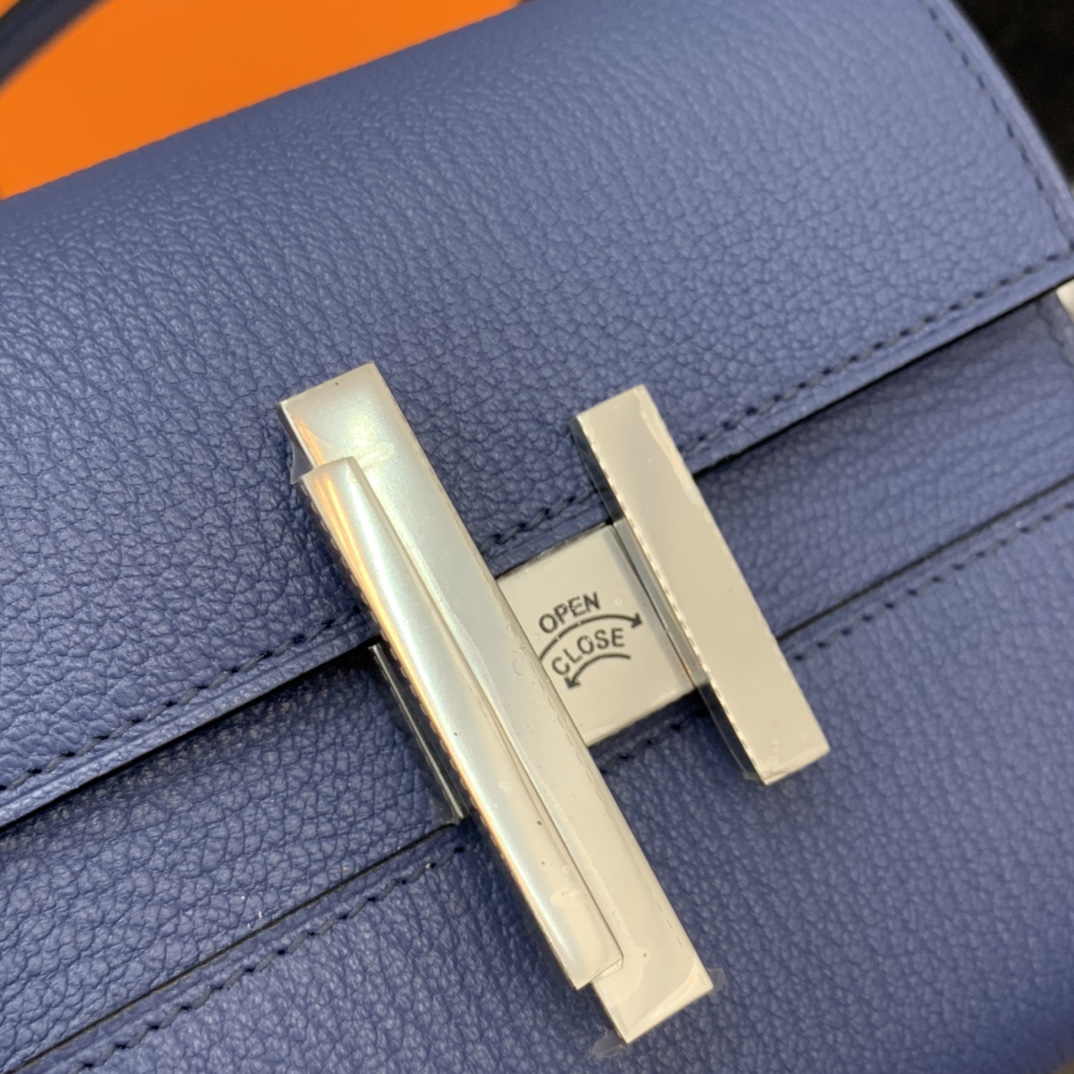 HERMES Cinhetic mini 12cm 新款设计旋转扣伍金 凹造型 H家首款配带镜子的设计  7E明蓝