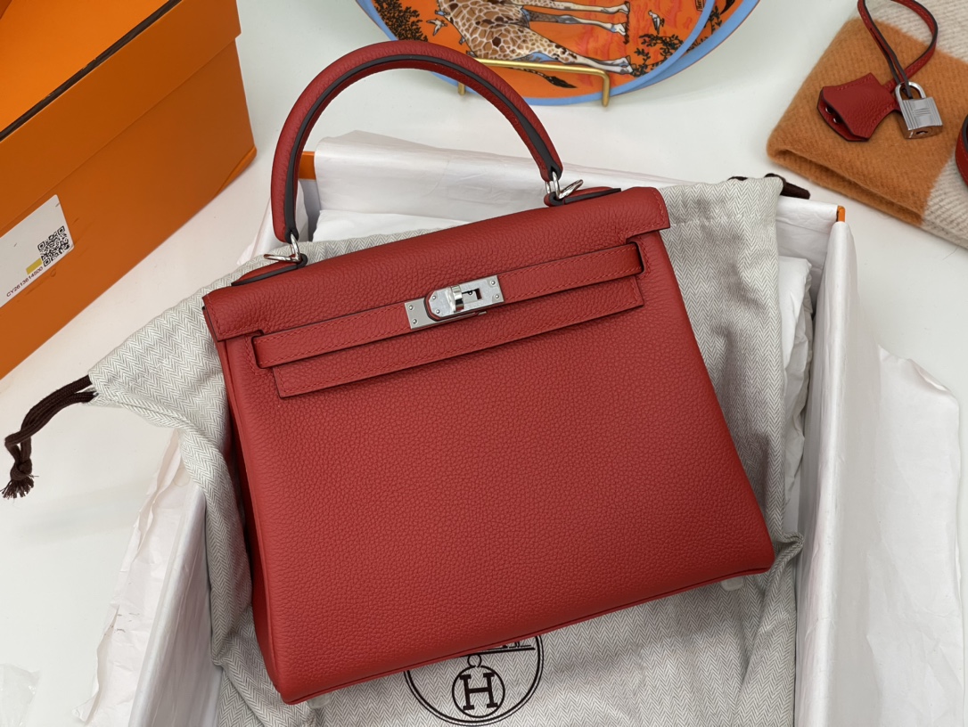 HERMES 现货 kelly 25cm togo皮 9M三文鱼红 银扣很洋气的红