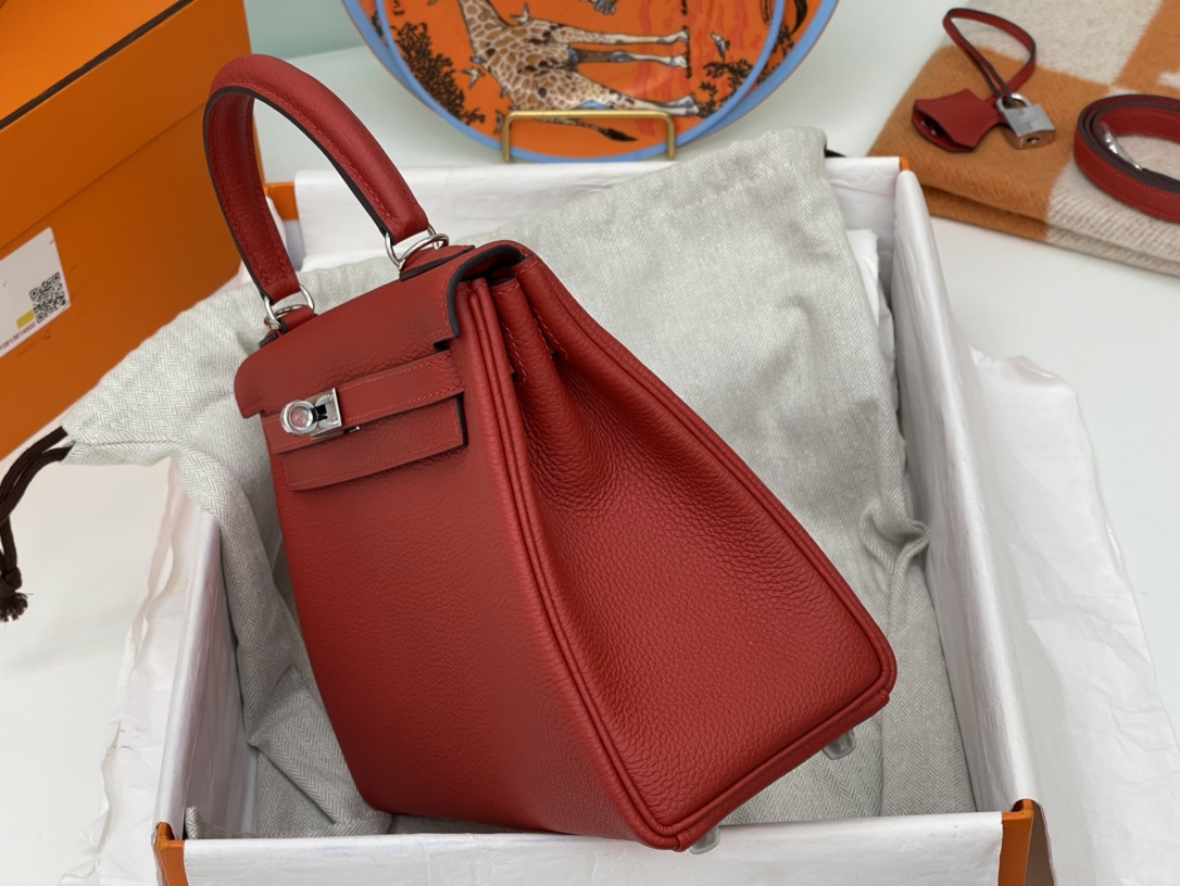 HERMES 现货 kelly 25cm togo皮 9M三文鱼红 银扣很洋气的红