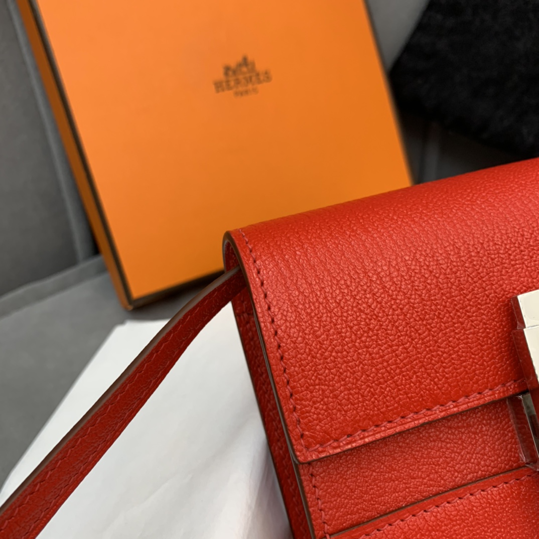 HERMES Cinhetic mini 12cm 新款设计旋转扣伍金 凹造型 H家首款配带镜子的设计 S3 心红