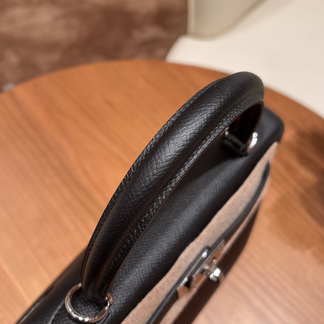 HERMES Kelly 25cm epsom皮  25尺寸的外缝是最受欢迎的 ,所以年龄层都很适合用 89 黑色 银扣