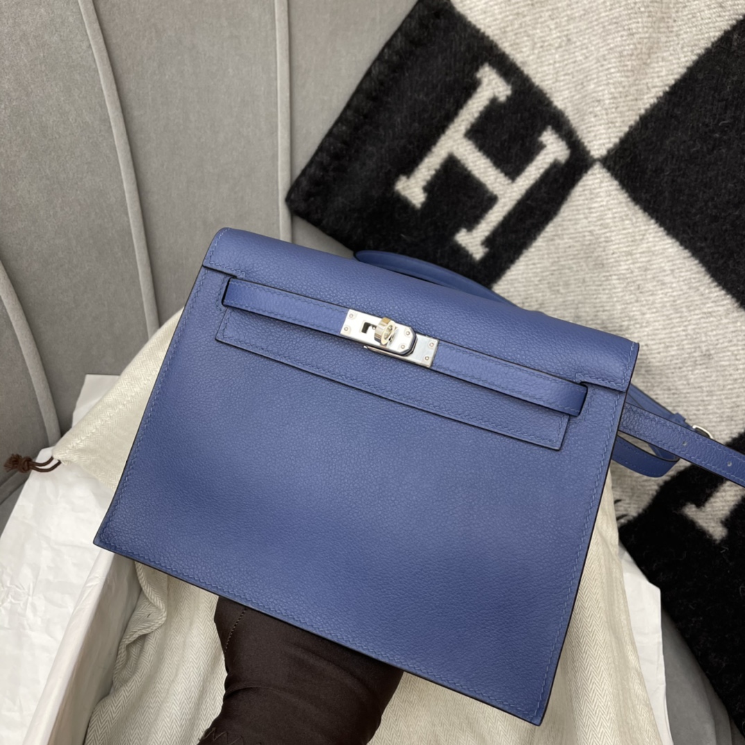 爱马仕 kelly danse跳舞包是kelly系列 正品开版 专柜品质 原厂evercolor R2 玛瑙蓝 Blue Agate 银扣