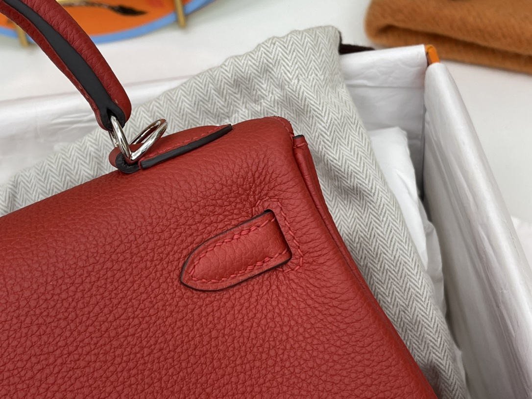 HERMES 现货 kelly 25cm togo皮 9M三文鱼红 银扣很洋气的红