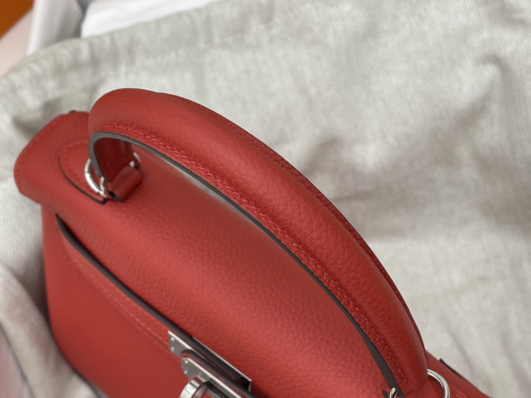 HERMES 现货 kelly 25cm togo皮 9M三文鱼红 银扣很洋气的红