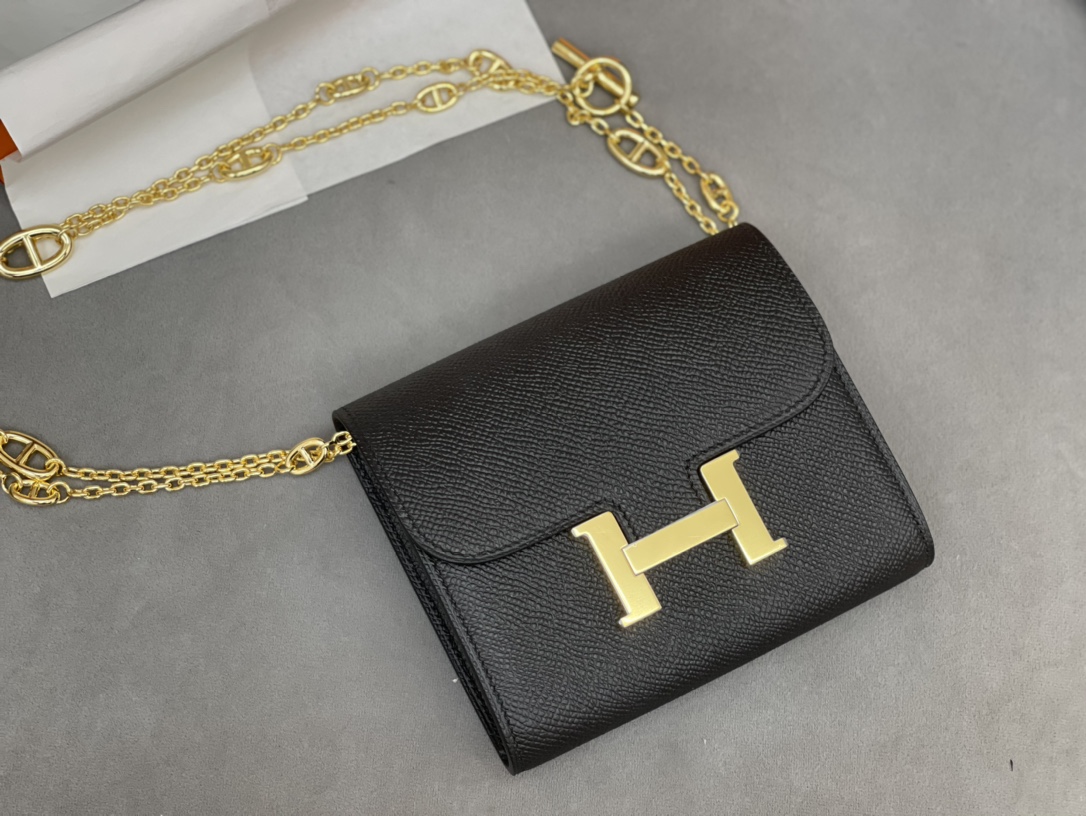 爱马仕 Constance compact 腰包 钱包背后做成了可以穿过腰带或皮带的皮搭 Epsom 89黑色Noir 金扣