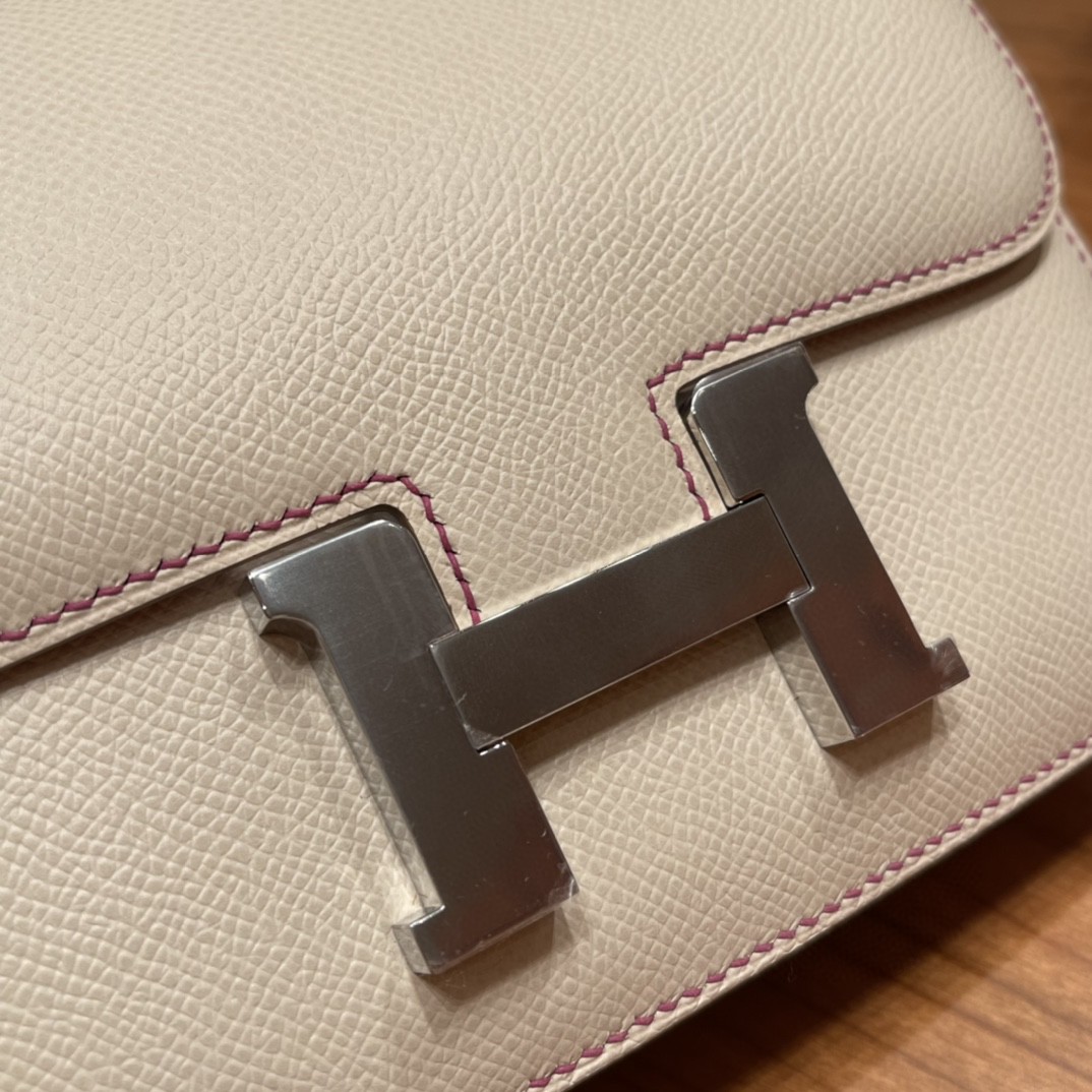 HERMES constance 19cm一年四季都热销康康 ， Epsom 皮 10 奶昔白内拼L3 玫瑰紫 银扣