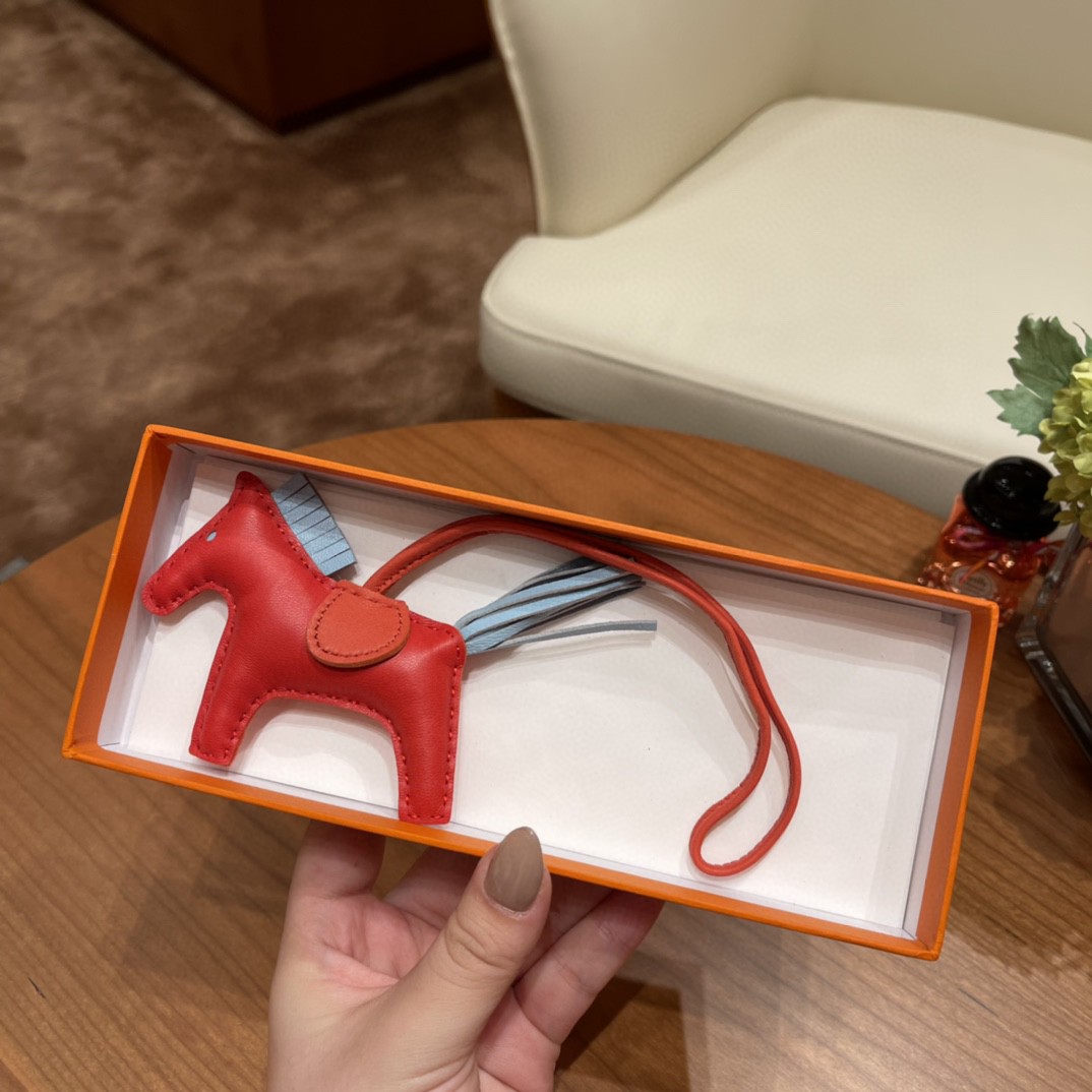 HERMES 爱马仕 小马挂件 现货 法拉利红 番茄红 马卡龙
