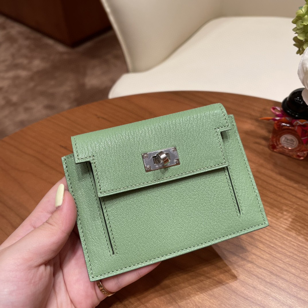 HERMES 爱马仕 Kelly pocket 配上kelly 腰带可以当腰包 山羊皮 3i 牛油果绿 银扣