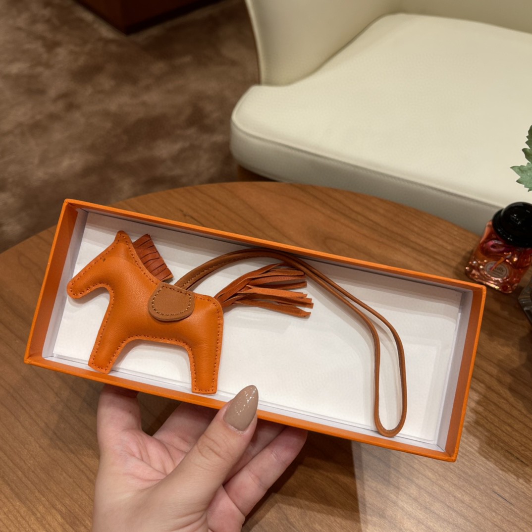 HERMES 爱马仕 小马挂件 现货 经典橙色 焦糖色 金棕色