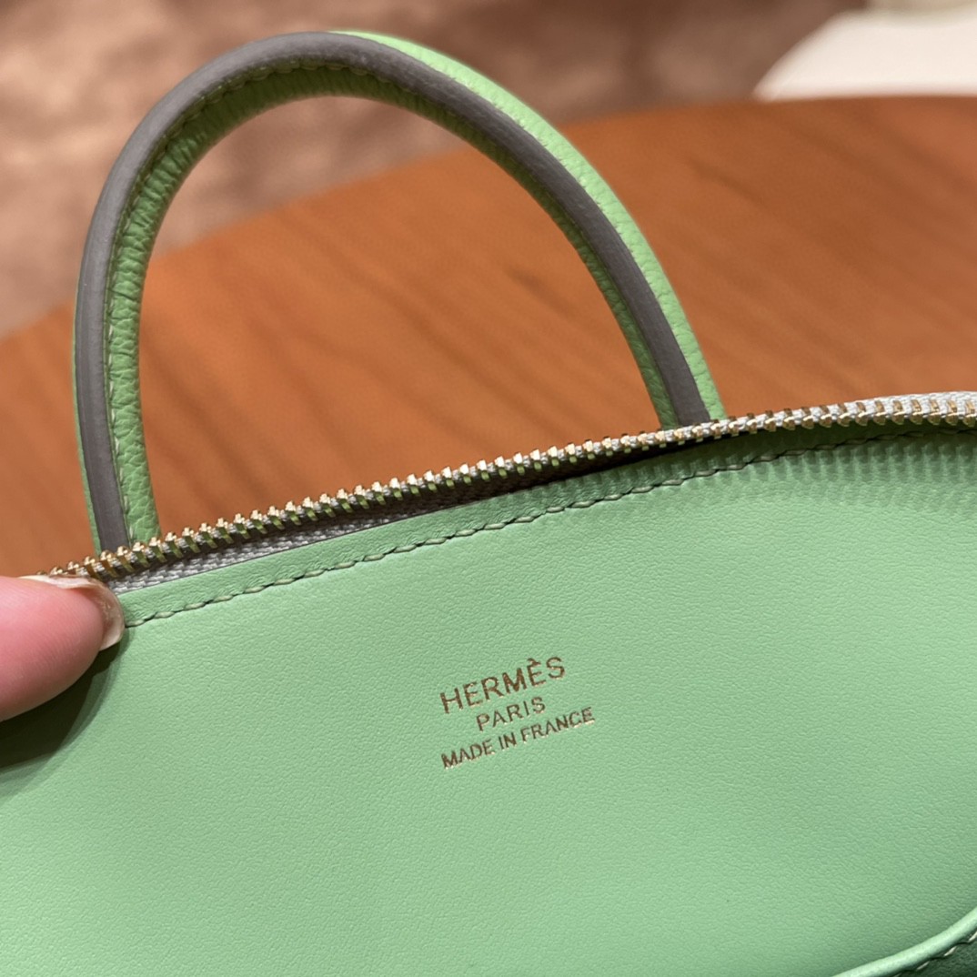 HERMES 爱马仕 Mini Bolide  17cm 山羊皮  很可爱，低调优雅又大方的小包包，容量也很可观，可正式可休闲 3i 牛油果绿 金扣