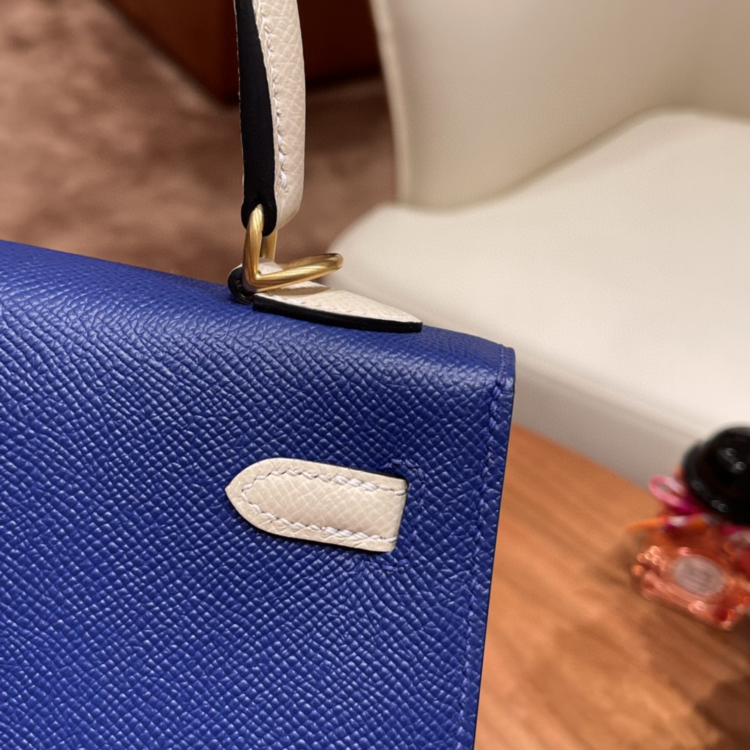 爱马仕 HERMES Kelly 25cm epsom皮 VIP定制 马蹄印 7T 电光蓝拼10奶昔白 拉丝金扣