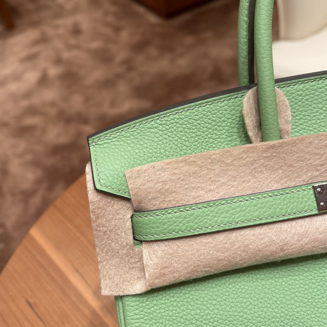爱马仕 birkin 25cm 经典款必备传承之作 togo皮质柔软 纹路清晰饱满 3i 牛油果绿银扣 嫩绿嫩绿的 很夏天的颜色 清新
