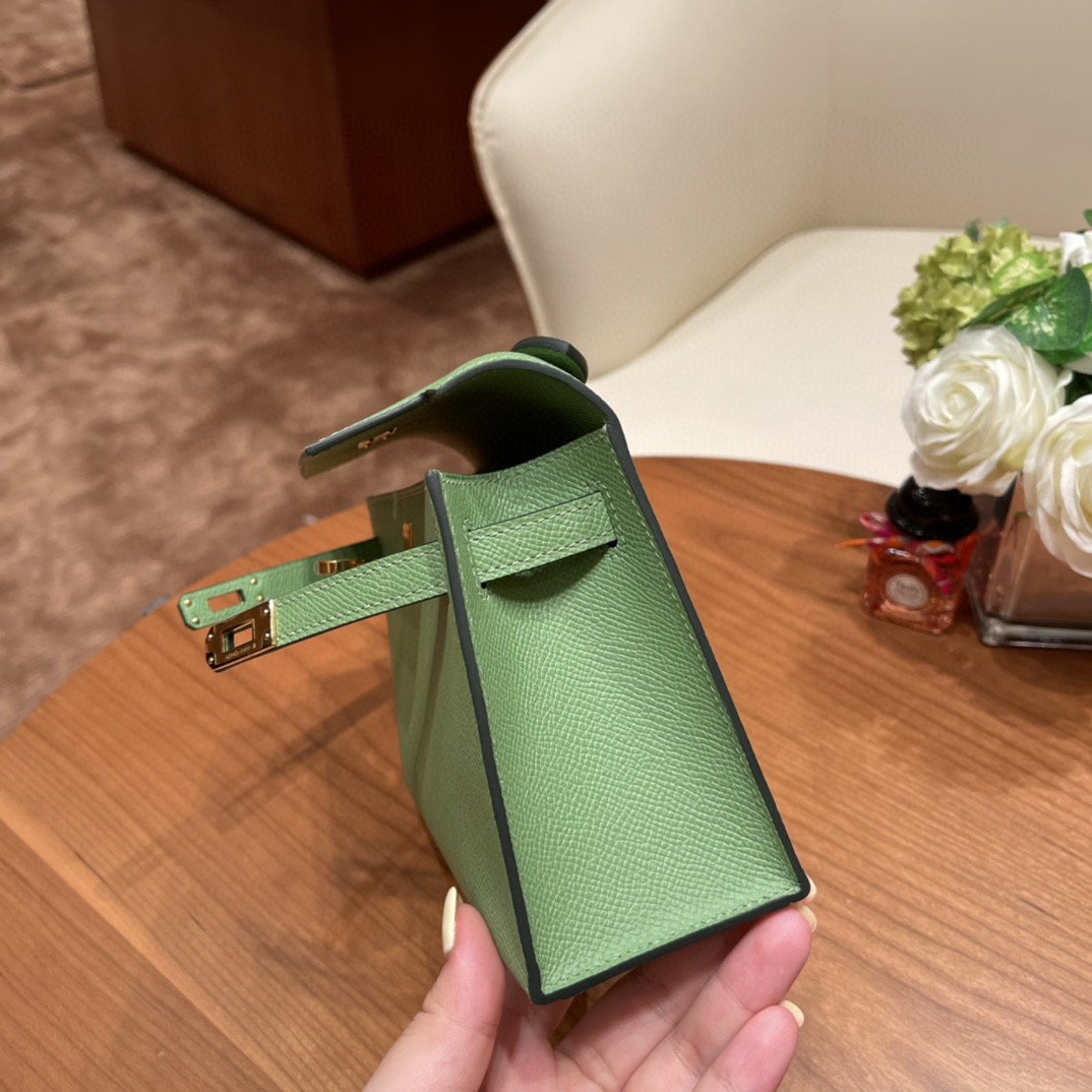 HERMES kelly pochette  一代 手包 Epsom 3i 牛油果绿 金扣 今年火爆色，嫩绿嫩绿 清新美