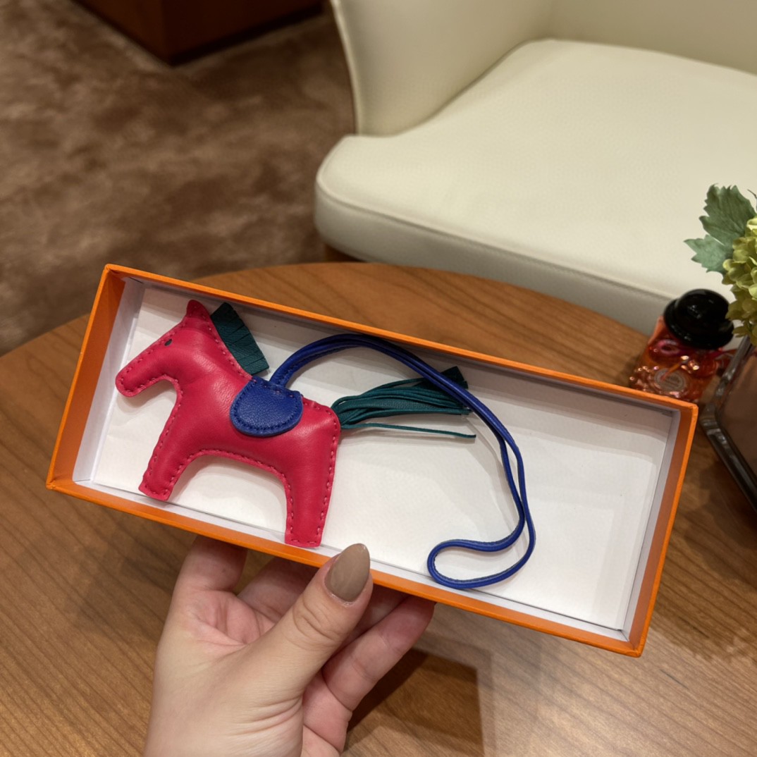 HERMES 爱马仕 小马挂件 现货 糖果粉 祖母绿 电光蓝