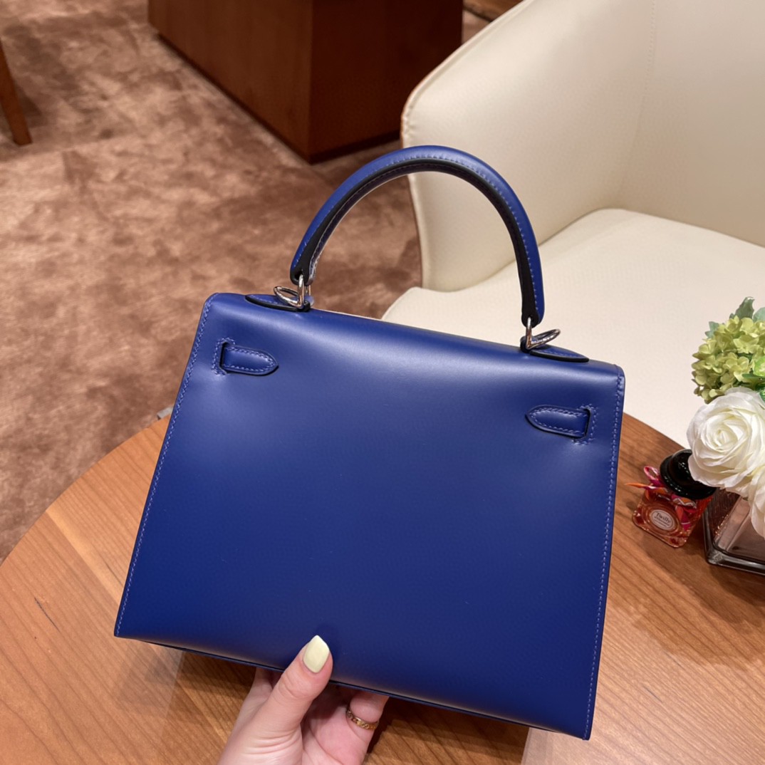 HERMES Kelly 25 box皮 box皮的质感跟光泽度 超赞 复古经典，适合传承 普皮之王实至名归 7T 电光蓝 银扣
