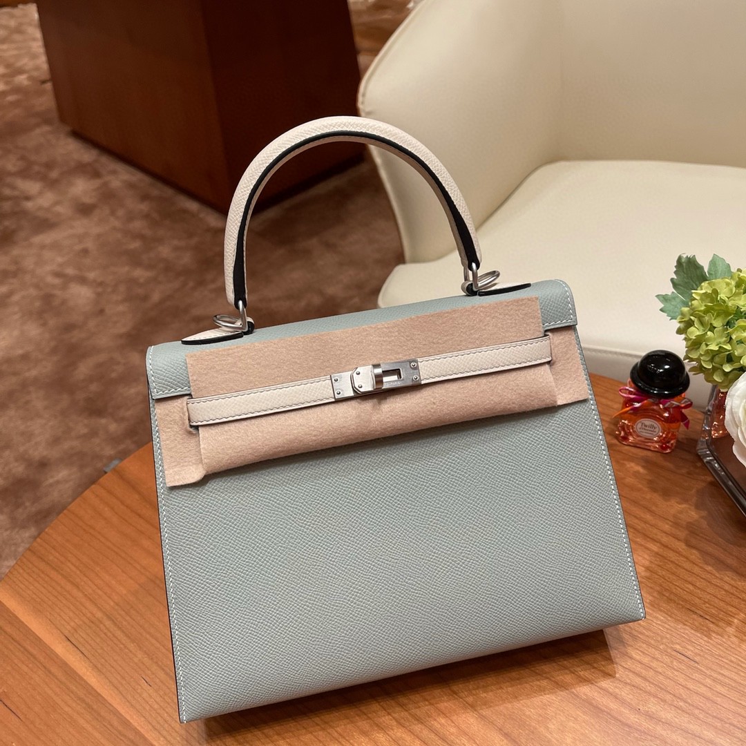 爱马仕 HERMES Kelly 25cm epsom皮 VIP定制 马蹄印 4Z 海鸥灰拼 10奶昔白 拉丝银扣