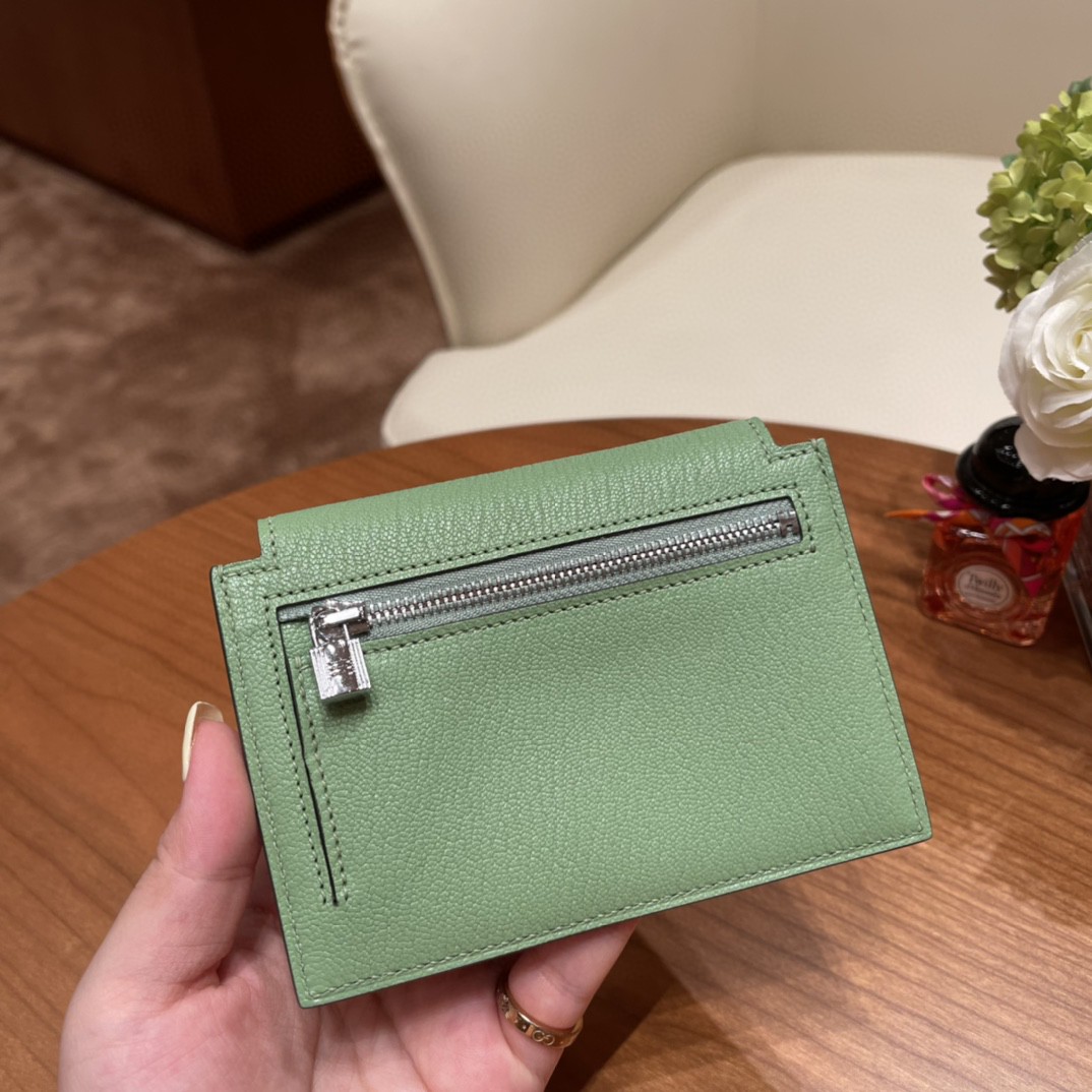 HERMES 爱马仕 Kelly pocket 配上kelly 腰带可以当腰包 山羊皮 3i 牛油果绿 银扣