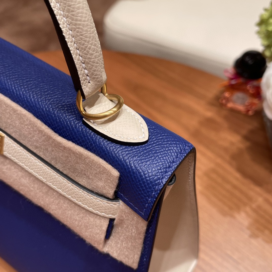 爱马仕 HERMES Kelly 25cm epsom皮 VIP定制 马蹄印 7T 电光蓝拼10奶昔白 拉丝金扣