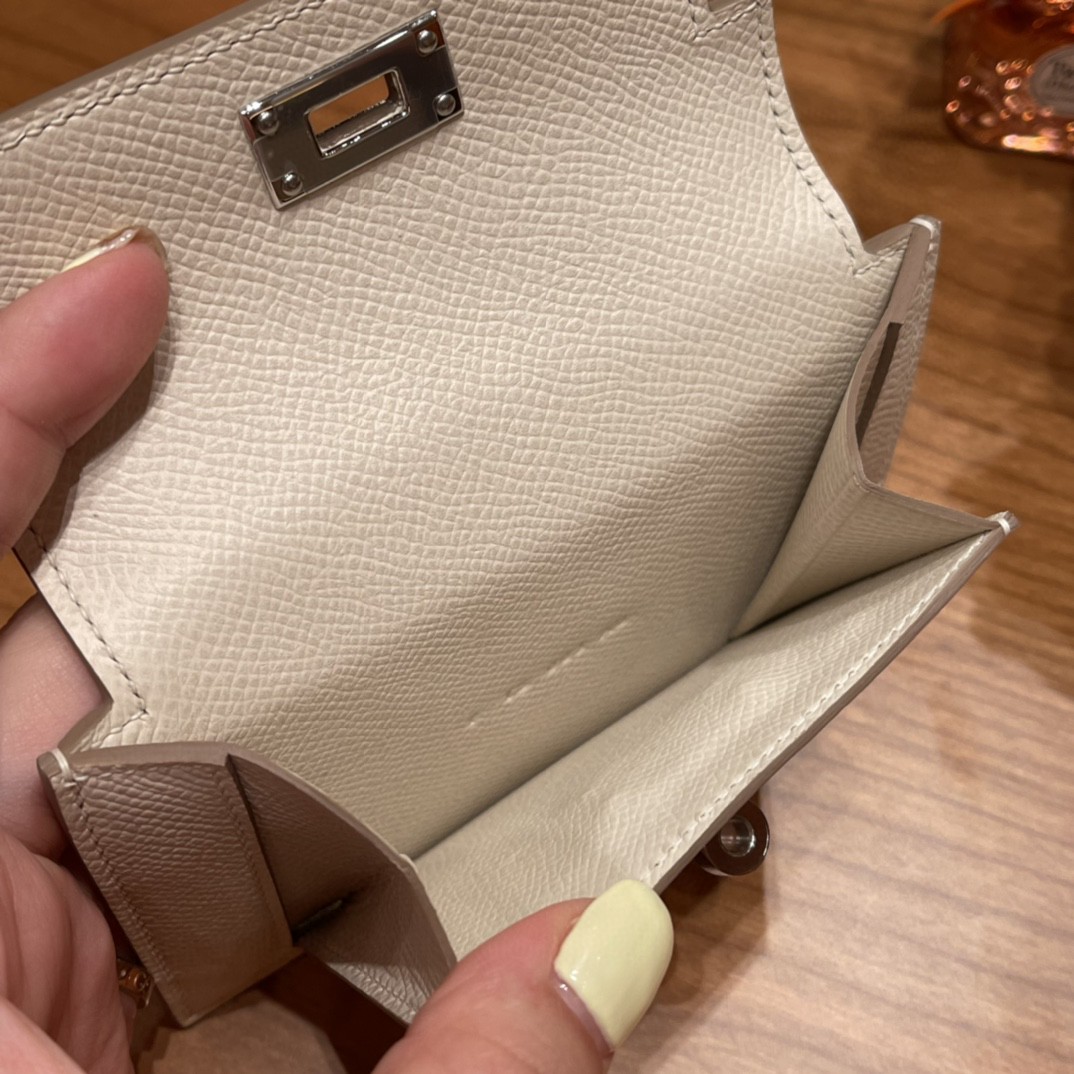 HERMES 爱马仕 Kelly pocket 配上kelly 腰带可以当腰包 Epsom 皮 10 奶昔白 银扣