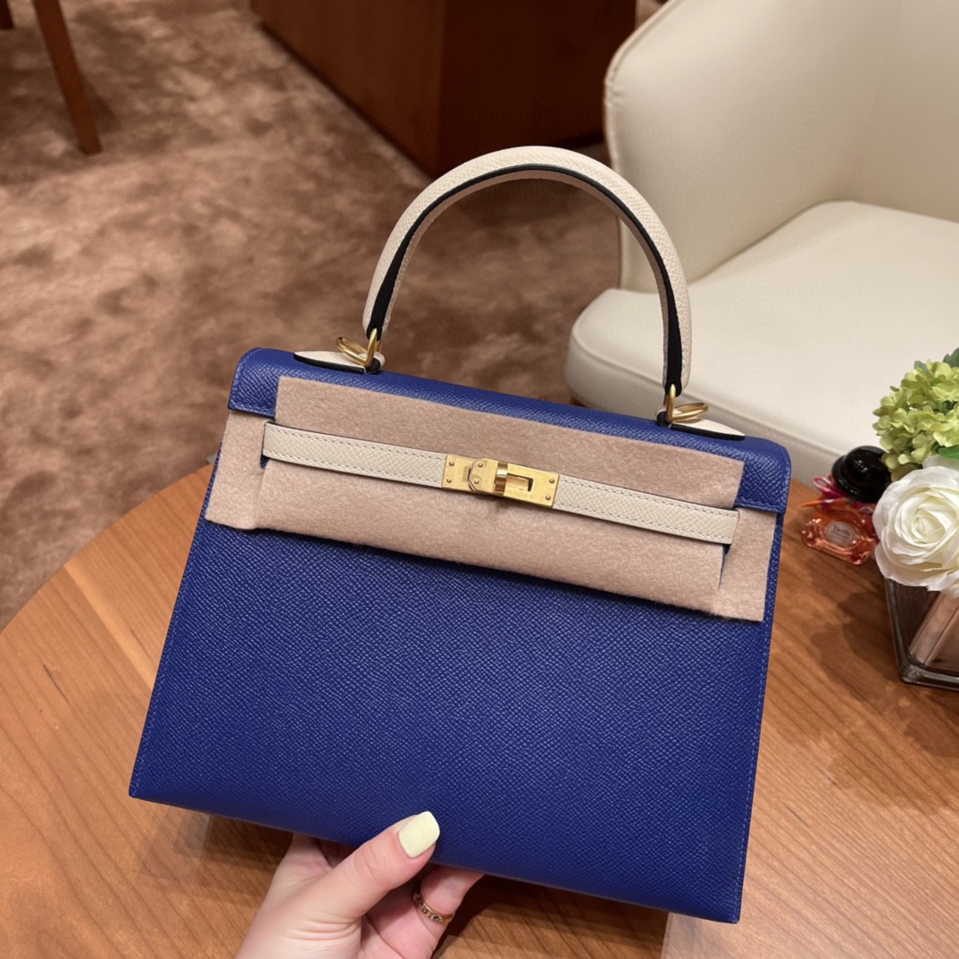 爱马仕 HERMES Kelly 25cm epsom皮 VIP定制 马蹄印 7T 电光蓝拼10奶昔白 拉丝金扣
