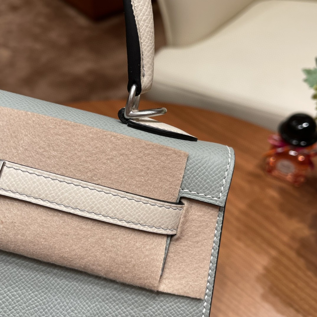 爱马仕 HERMES Kelly 25cm epsom皮 VIP定制 马蹄印 4Z 海鸥灰拼 10奶昔白 拉丝银扣