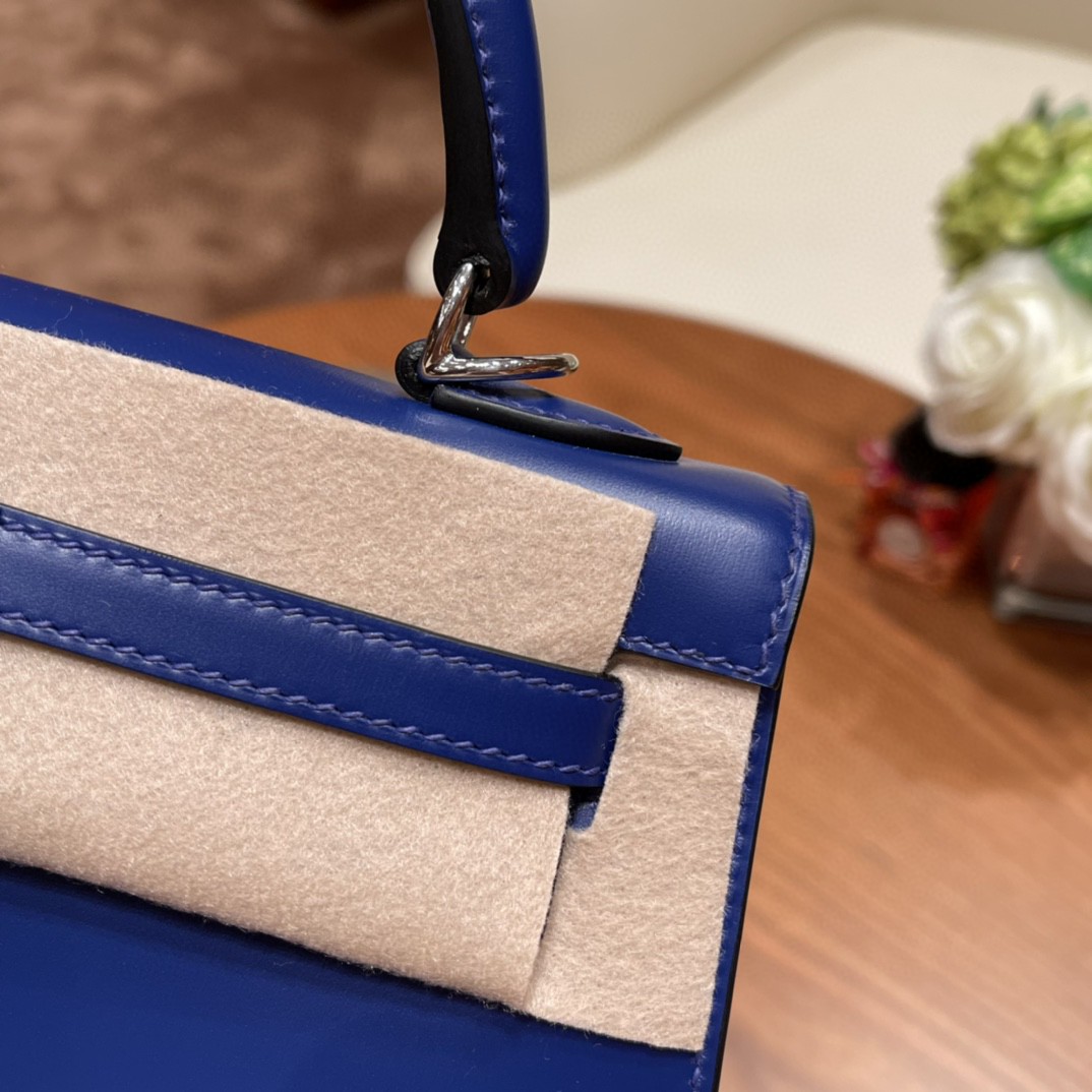 HERMES Kelly 25 box皮 box皮的质感跟光泽度 超赞 复古经典，适合传承 普皮之王实至名归 7T 电光蓝 银扣