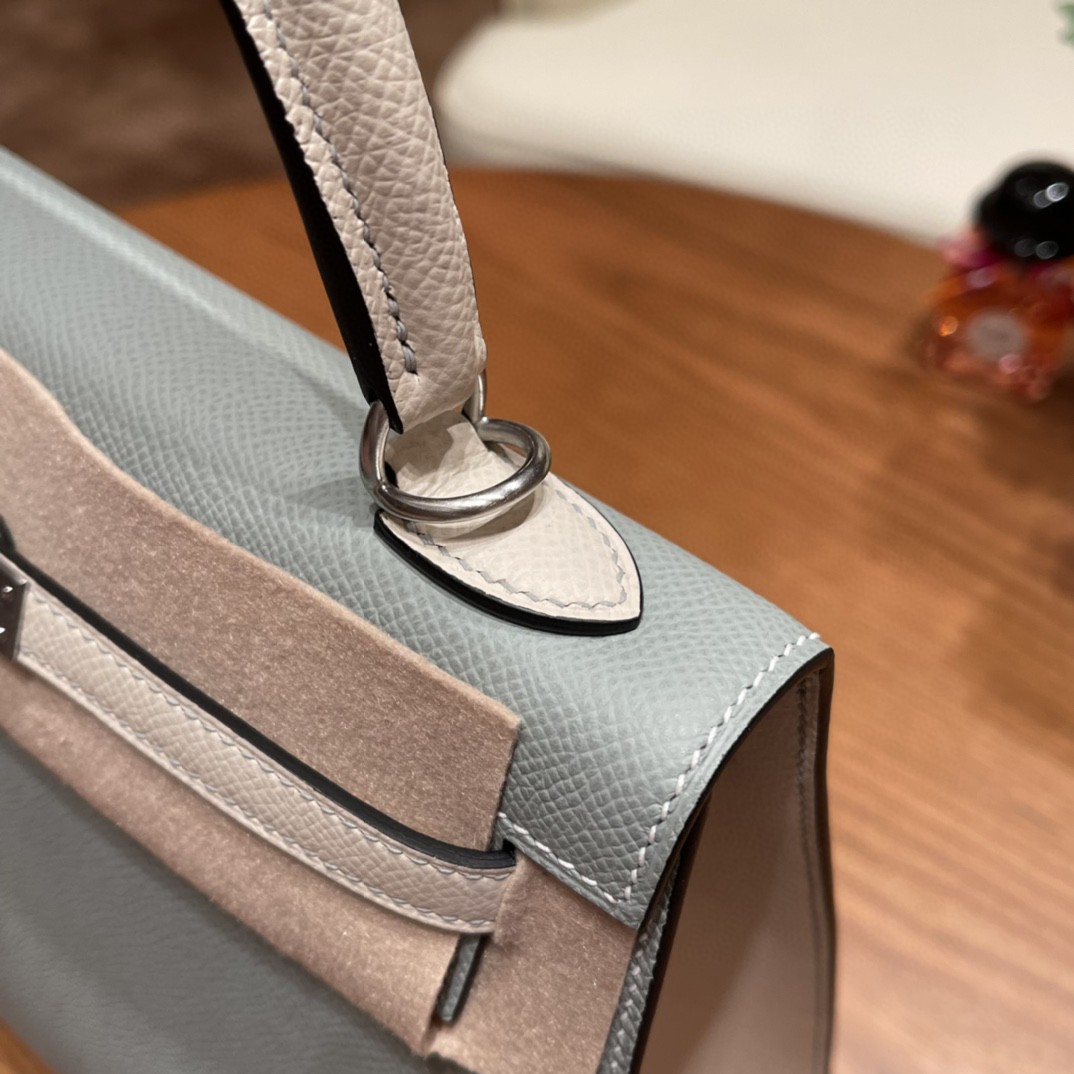 爱马仕 HERMES Kelly 25cm epsom皮 VIP定制 马蹄印 4Z 海鸥灰拼 10奶昔白 拉丝银扣