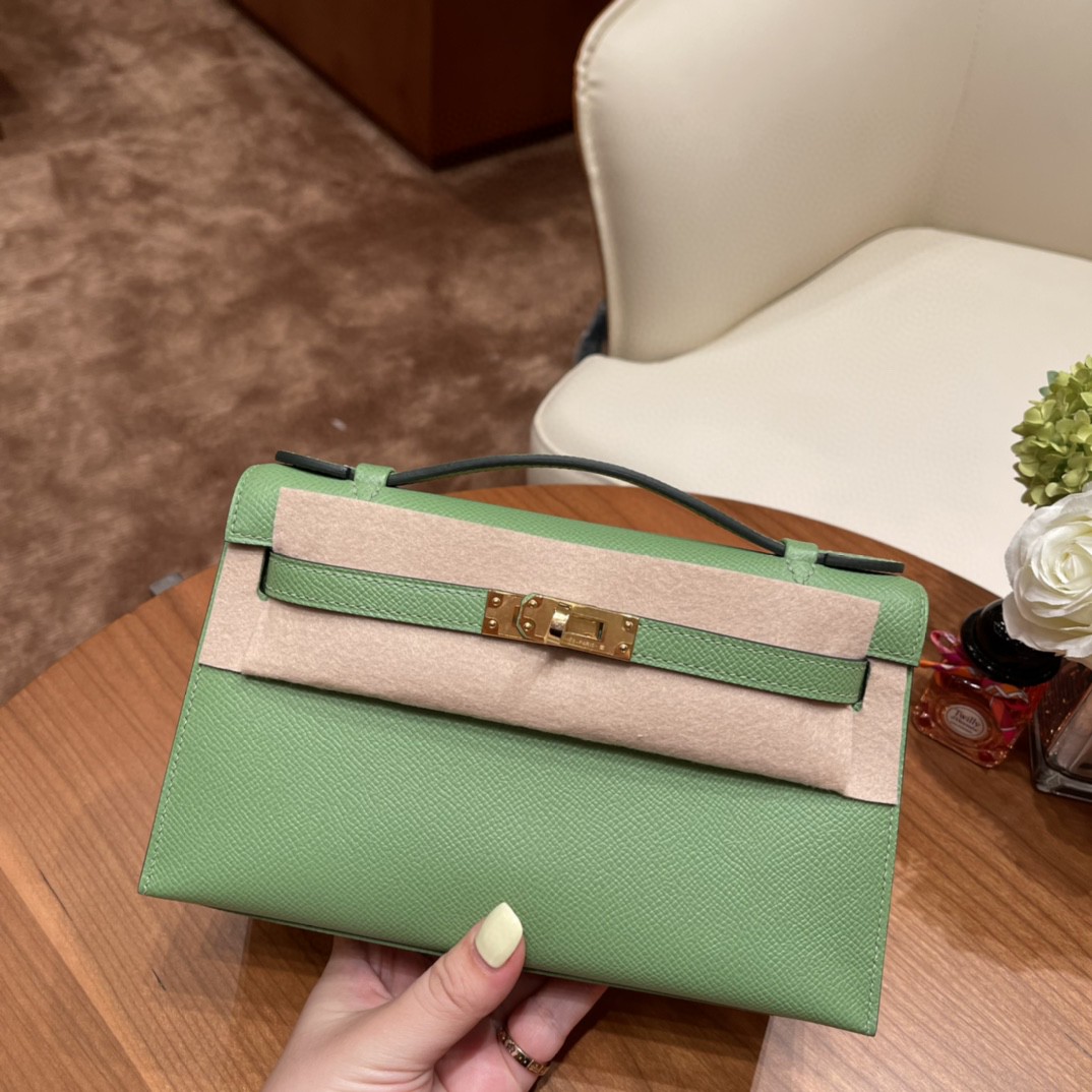 HERMES kelly pochette  一代 手包 Epsom 3i 牛油果绿 金扣 今年火爆色，嫩绿嫩绿 清新美