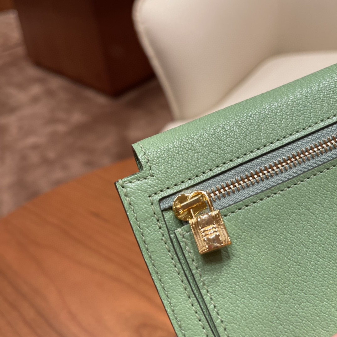 HERMES 爱马仕 Kelly pocket 配上kelly 腰带可以当腰包 山羊皮 3i 牛油果绿 金扣