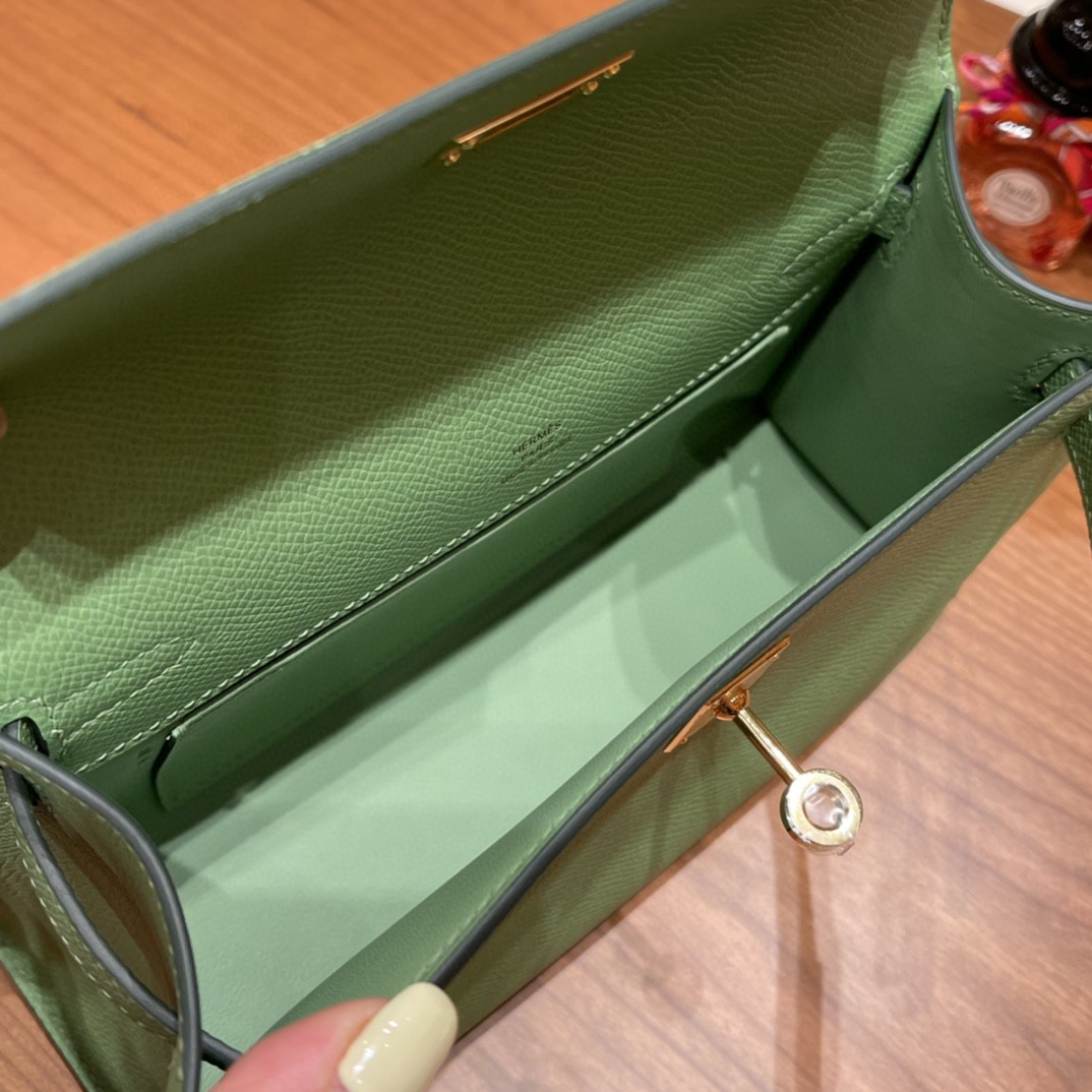 HERMES kelly pochette  一代 手包 Epsom 3i 牛油果绿 金扣 今年火爆色，嫩绿嫩绿 清新美