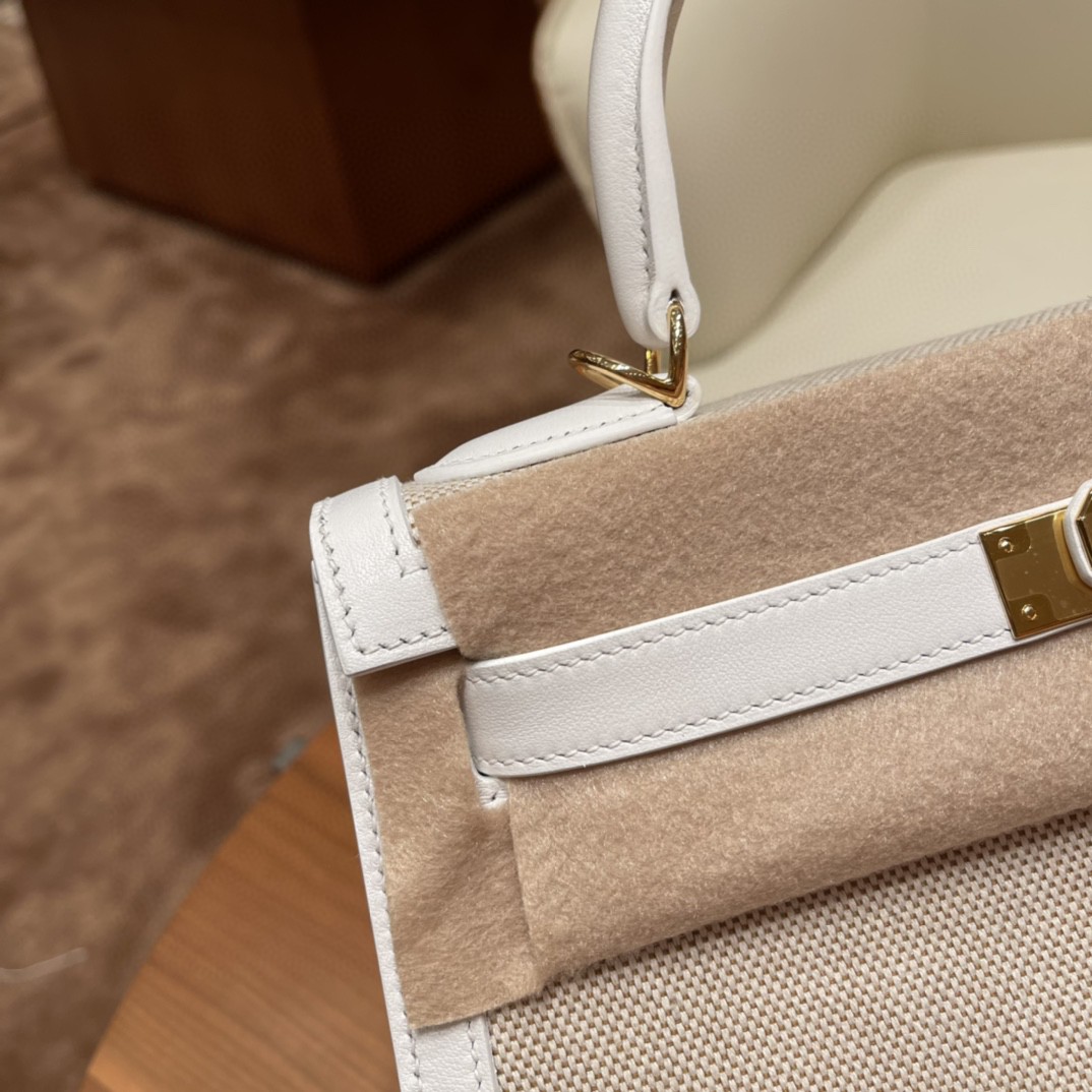 HERMES 爱马仕 限量款 kelly 28cm Kelly Toile H 01 纯白 金扣