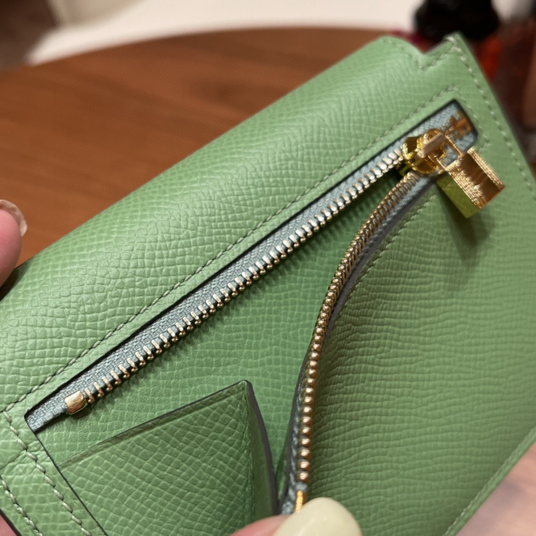 HERMES 爱马仕 Kelly pocket 配上kelly 腰带可以当腰包 Epsom 皮 3i 牛油果绿 金扣