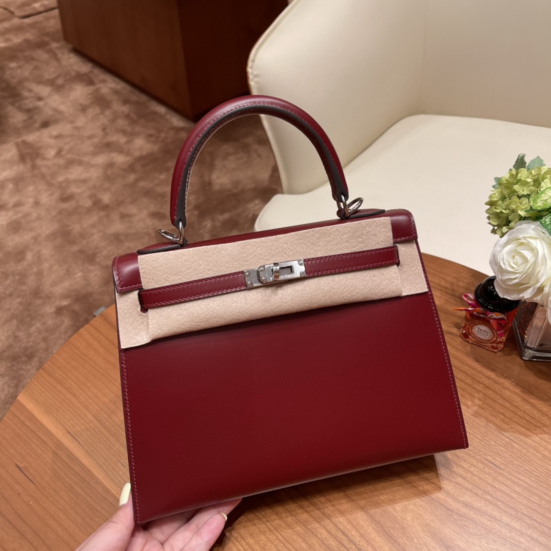 HERMES Kelly 25 box皮 box皮的质感跟光泽度 超赞 复古经典，适合传承 普皮之王实至名归 55 爱马仕红 银扣