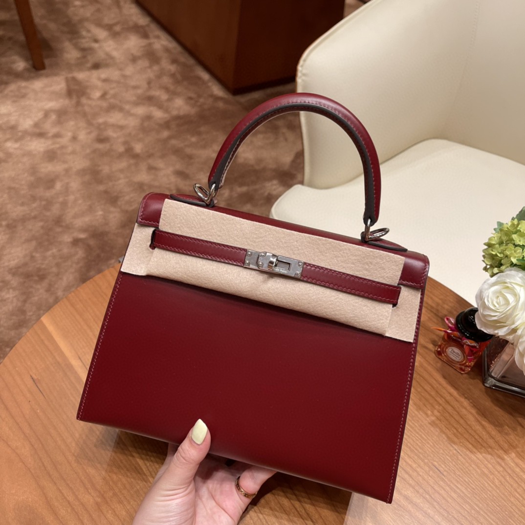 HERMES Kelly 25 box皮 box皮的质感跟光泽度 超赞 复古经典，适合传承 普皮之王实至名归 55 爱马仕红 银扣