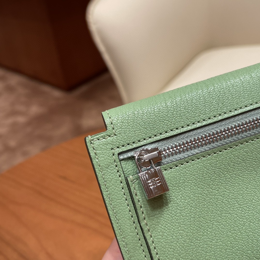 HERMES 爱马仕 Kelly pocket 配上kelly 腰带可以当腰包 山羊皮 3i 牛油果绿 银扣