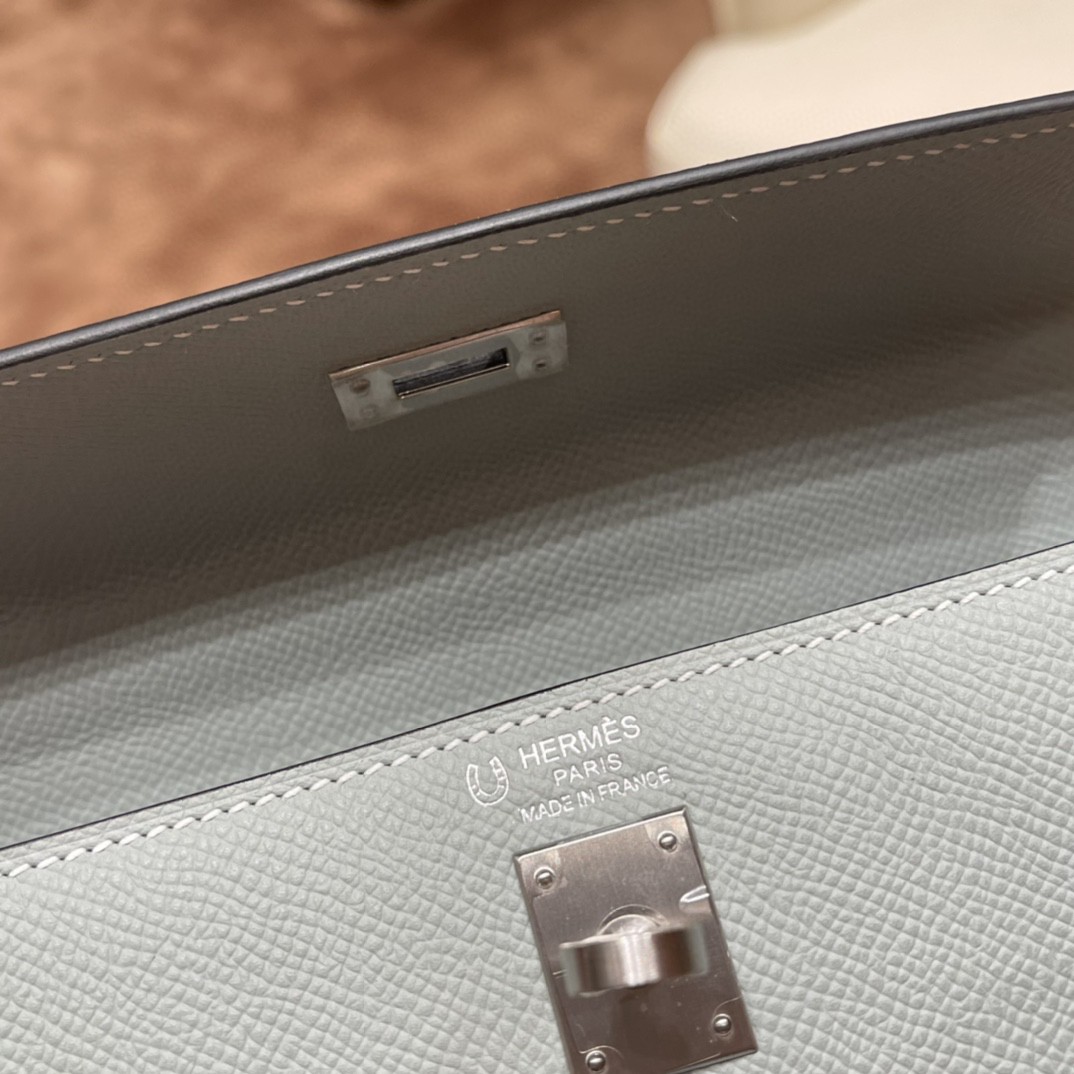 爱马仕 HERMES Kelly 25cm epsom皮 VIP定制 马蹄印 4Z 海鸥灰拼 10奶昔白 拉丝银扣