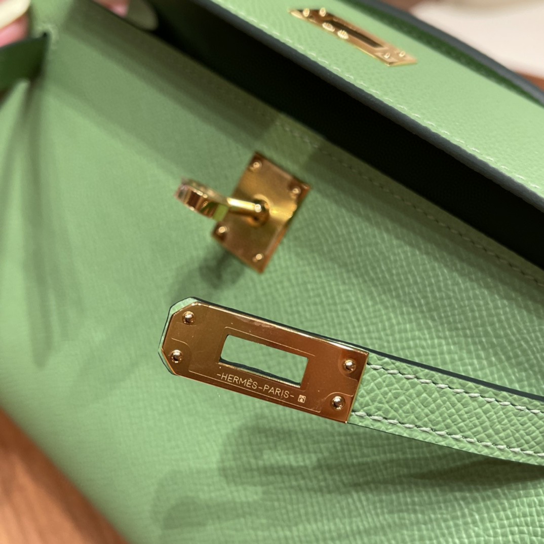 HERMES kelly pochette  一代 手包 Epsom 3i 牛油果绿 金扣 今年火爆色，嫩绿嫩绿 清新美