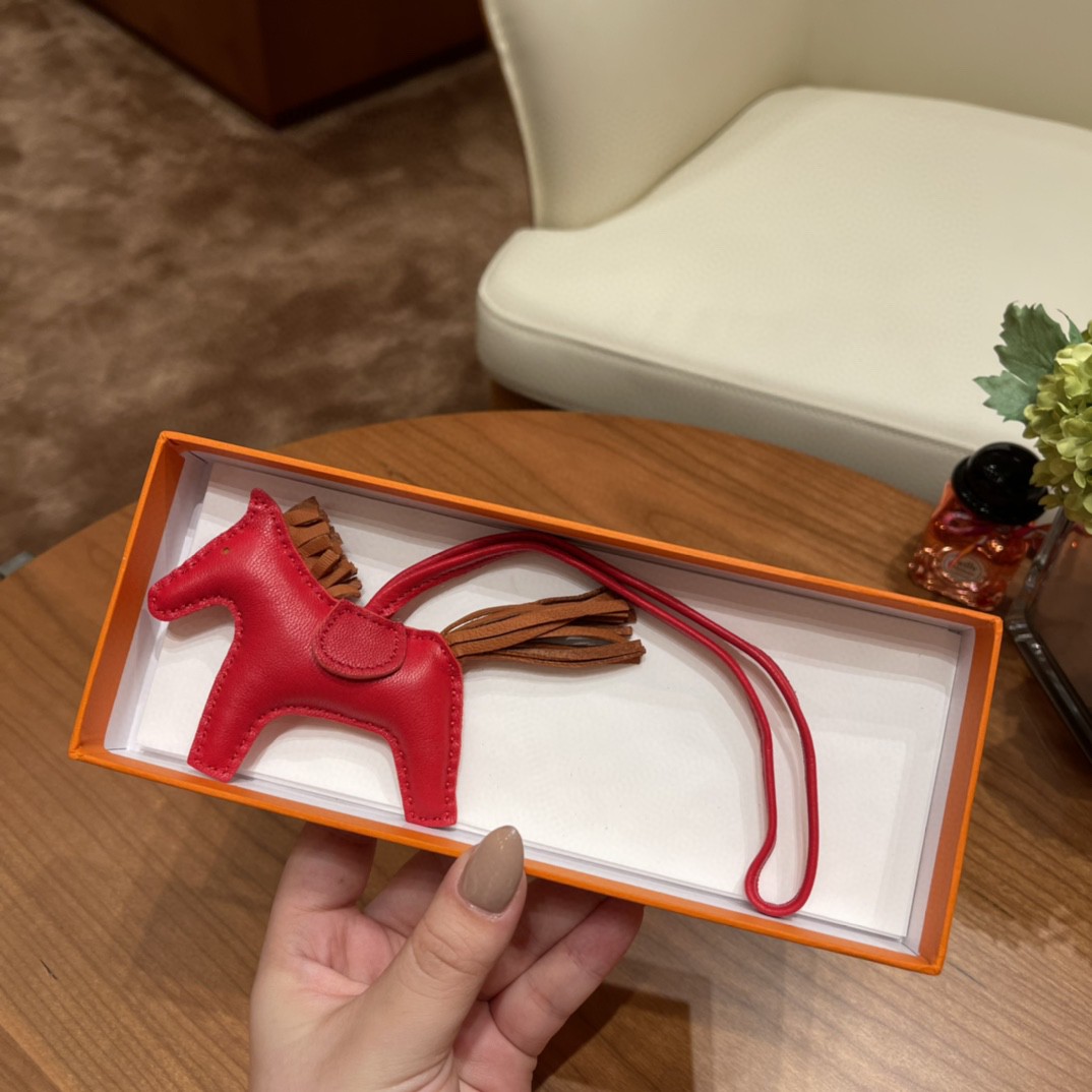 HERMES 爱马仕 小马挂件 现货 法拉利红 金棕