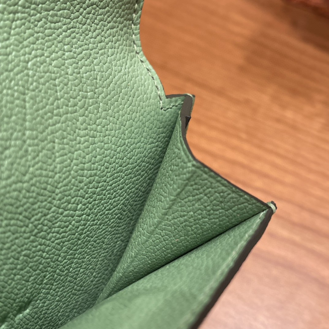 HERMES 爱马仕 Kelly pocket 配上kelly 腰带可以当腰包 山羊皮 3i 牛油果绿 金扣
