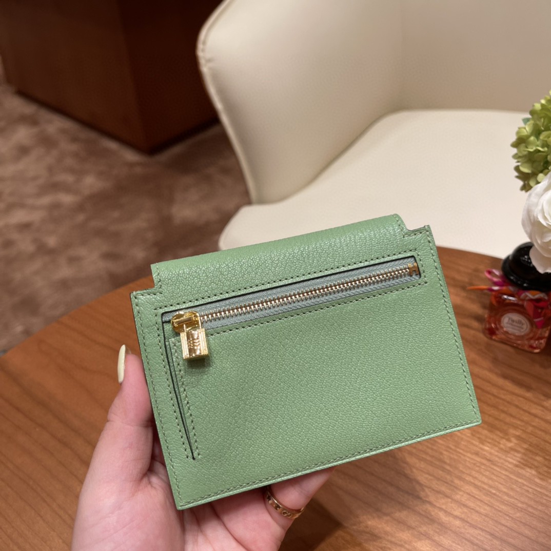 HERMES 爱马仕 Kelly pocket 配上kelly 腰带可以当腰包 山羊皮 3i 牛油果绿 金扣