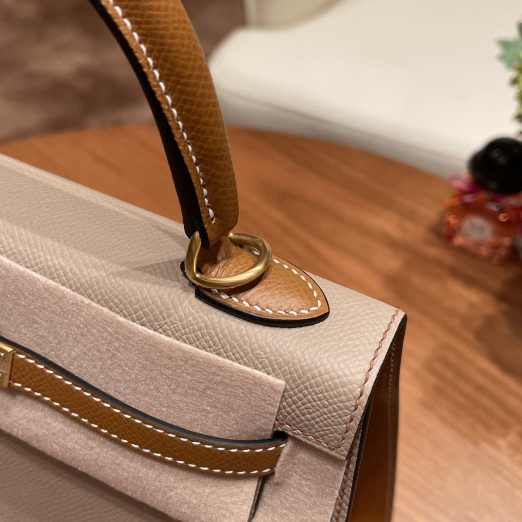 爱马仕 HERMES Kelly 25cm epsom皮 VIP定制 马蹄印 8U 冰川蓝拼1Q 奶昔粉 金扣